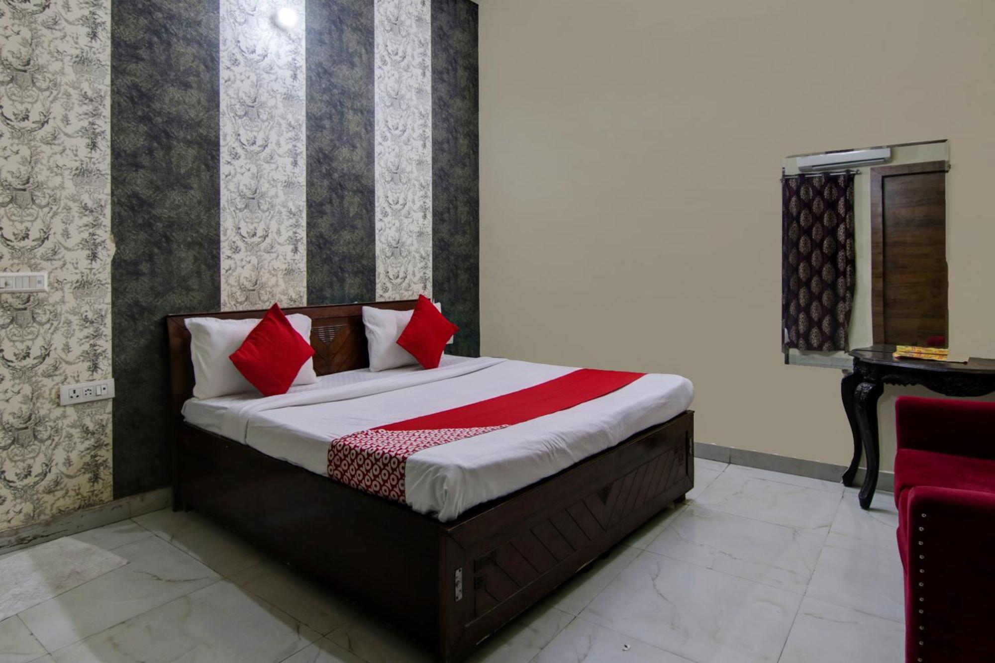 Hotel Yash House New Delhi Ngoại thất bức ảnh