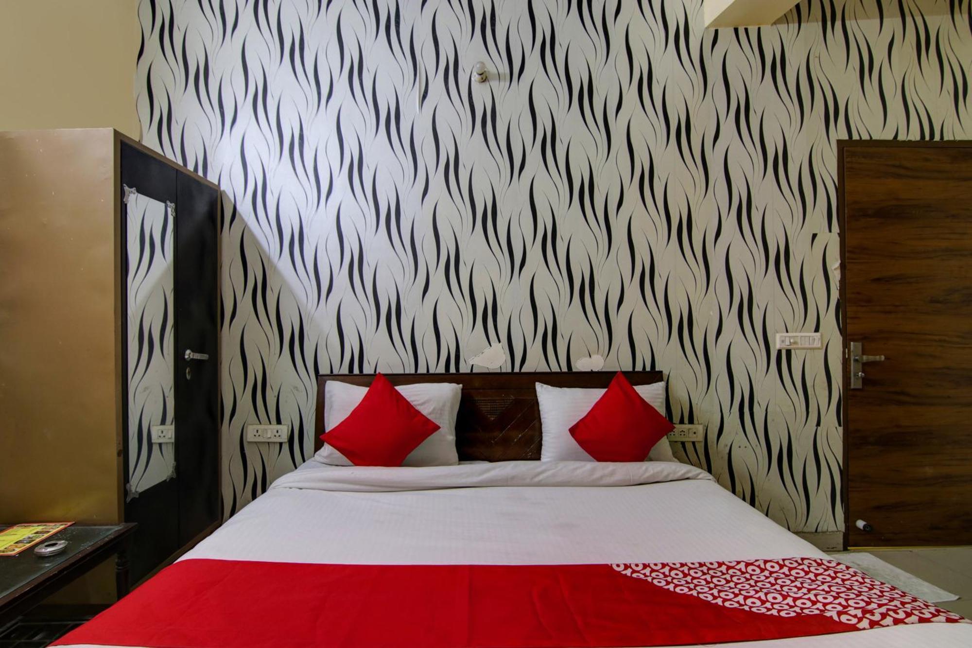 Hotel Yash House New Delhi Ngoại thất bức ảnh