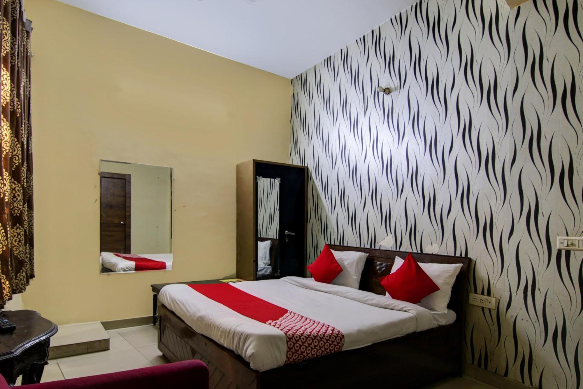 Hotel Yash House New Delhi Ngoại thất bức ảnh