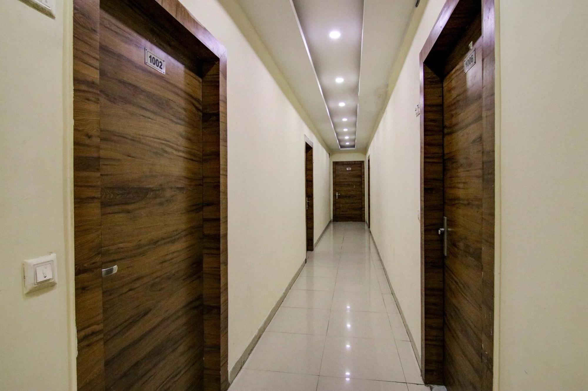 Hotel Yash House New Delhi Ngoại thất bức ảnh